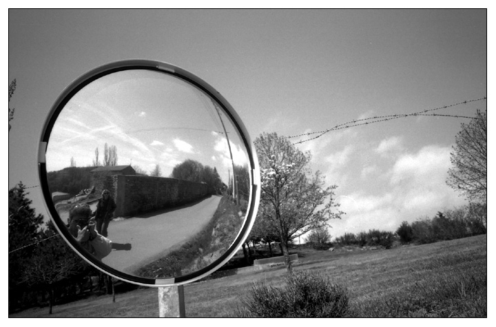 En ballade... (séries « autoportrait » (série « miroirs routiers »)